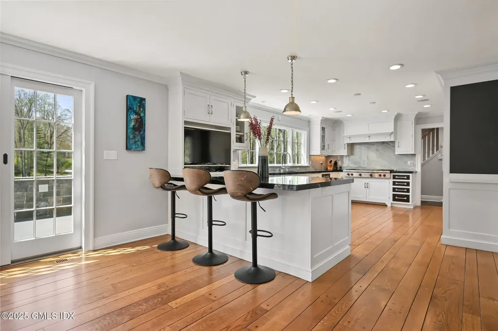 33 Cliffdale Road Greenwich CT 06831