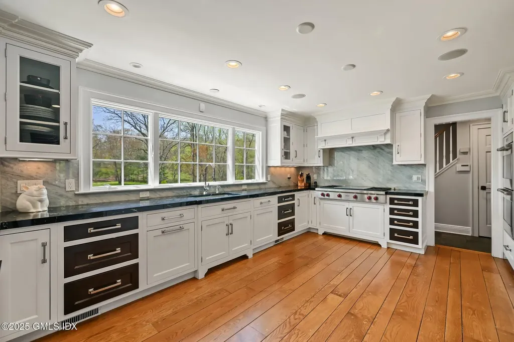 33 Cliffdale Road Greenwich CT 06831