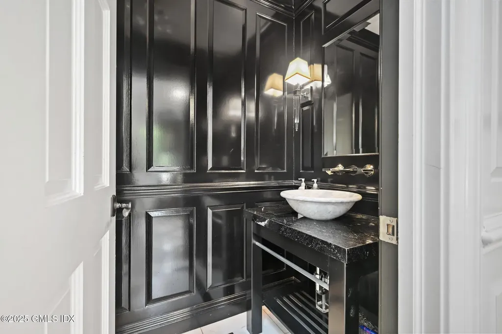 33 Cliffdale Road Greenwich CT 06831