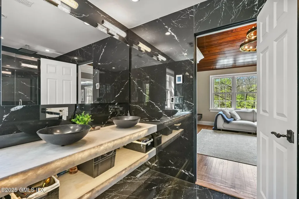 33 Cliffdale Road Greenwich CT 06831