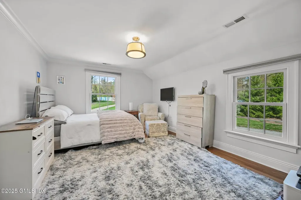 33 Cliffdale Road Greenwich CT 06831