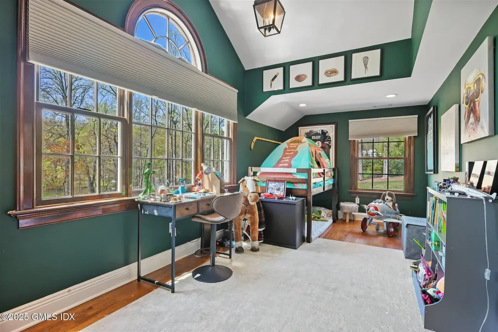 33 Cliffdale Road Greenwich CT 06831