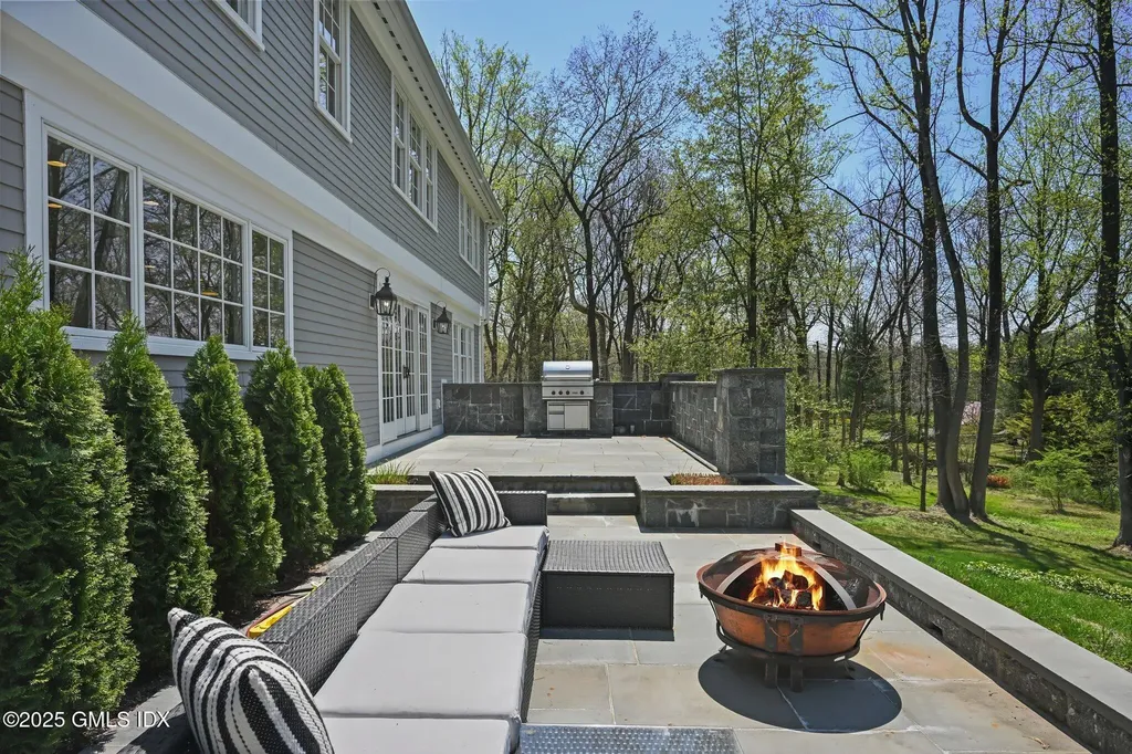 33 Cliffdale Road Greenwich CT 06831