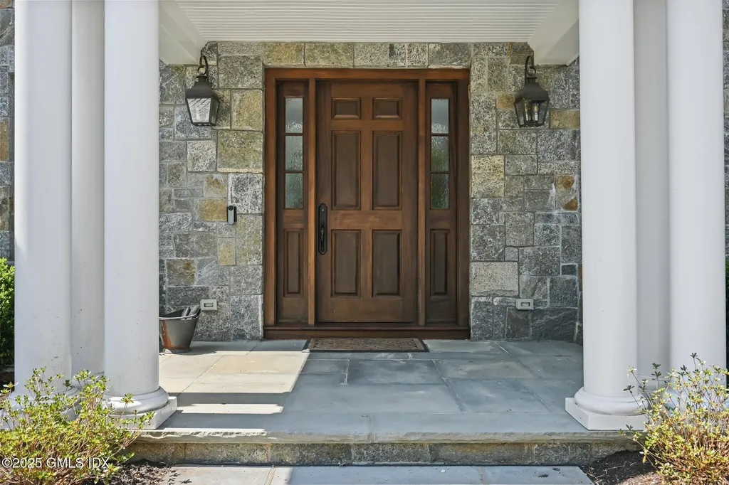 33 Cliffdale Road Greenwich CT 06831