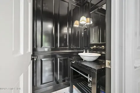 33 Cliffdale Road Greenwich CT 06831