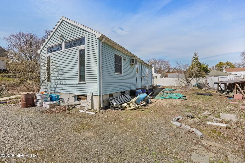 16 Hendrie Drive Old Greenwich CT 06870
