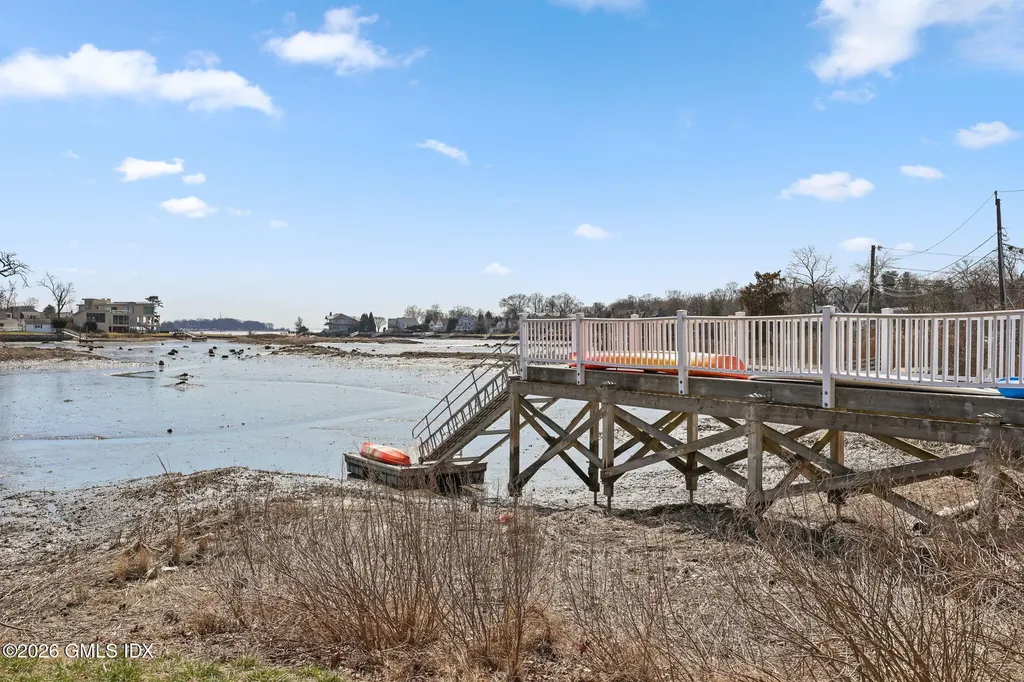 16 Hendrie Drive Old Greenwich CT 06870