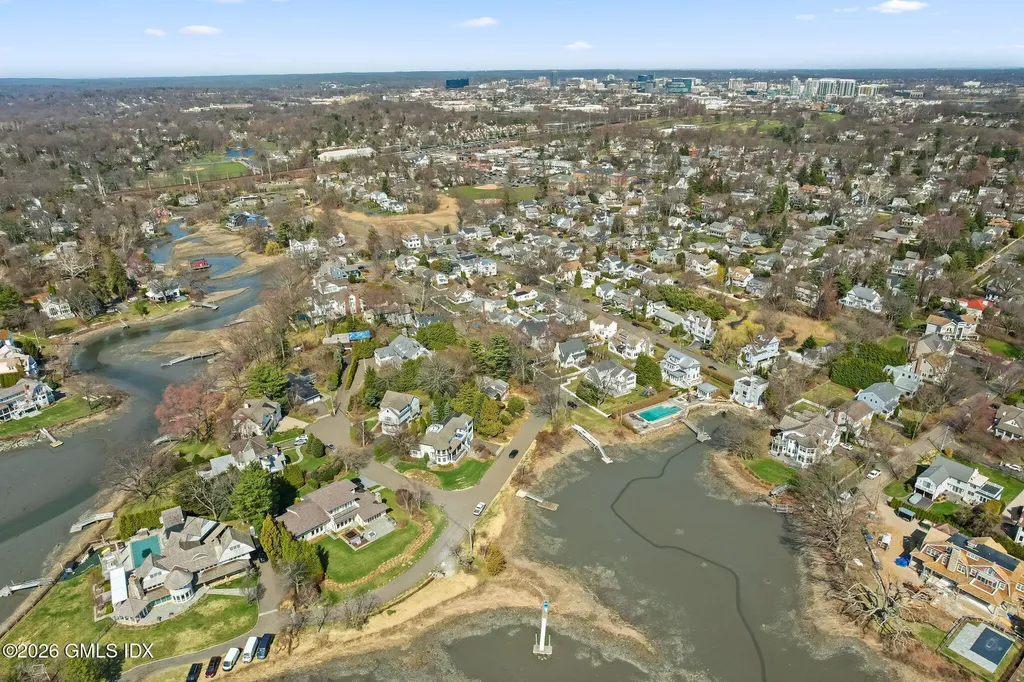 16 Hendrie Drive Old Greenwich CT 06870