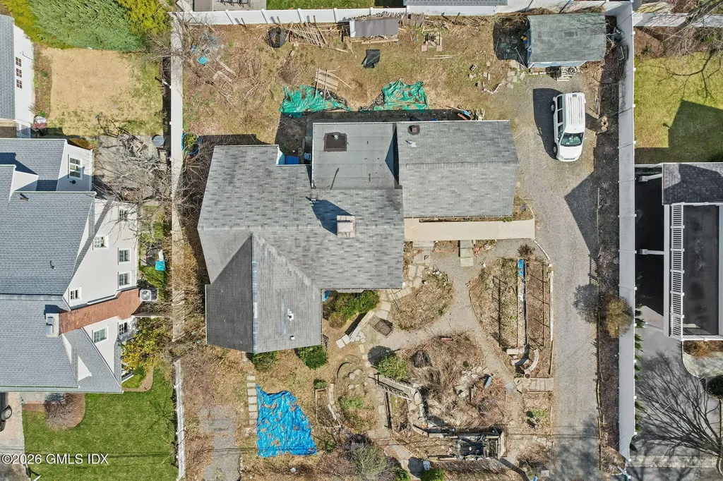 16 Hendrie Drive Old Greenwich CT 06870