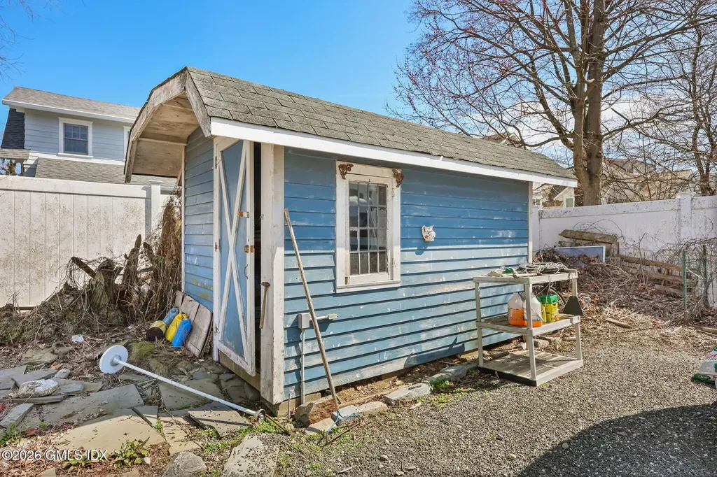 16 Hendrie Drive Old Greenwich CT 06870