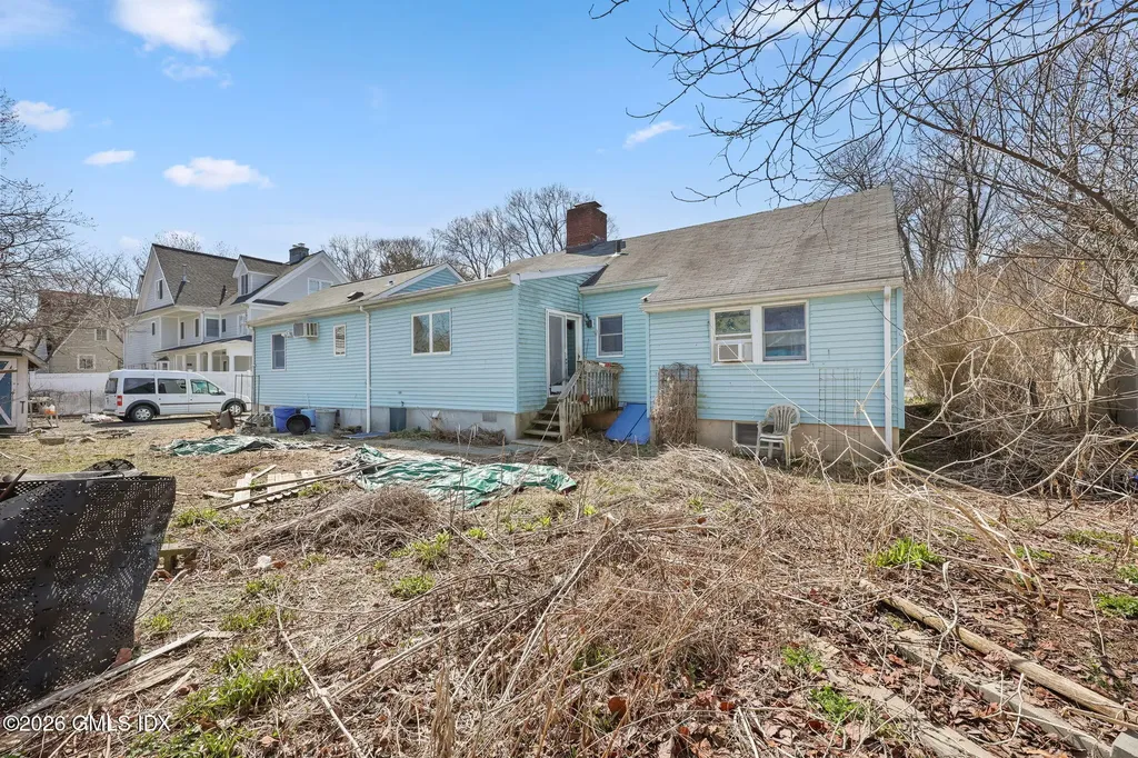 16 Hendrie Drive Old Greenwich CT 06870