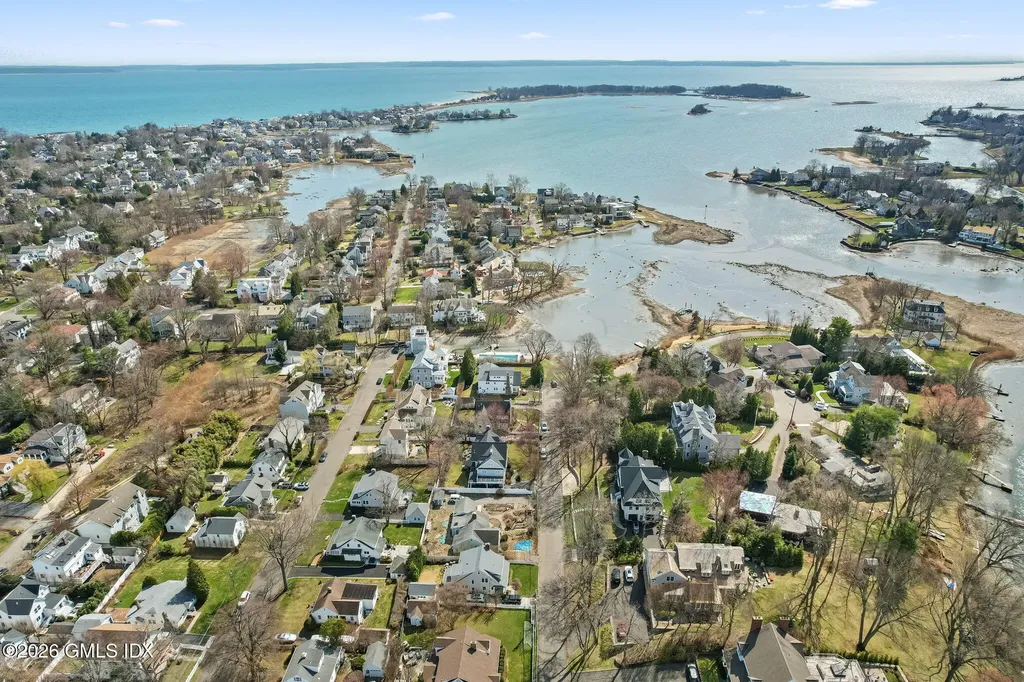 16 Hendrie Drive Old Greenwich CT 06870