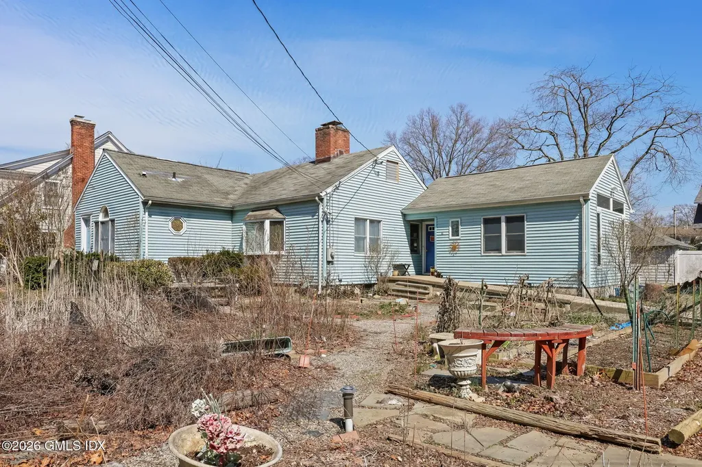 16 Hendrie Drive Old Greenwich CT 06870