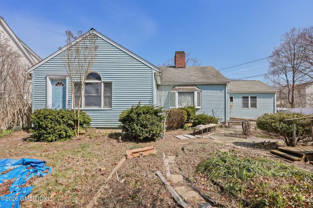 16 Hendrie Drive Old Greenwich CT 06870