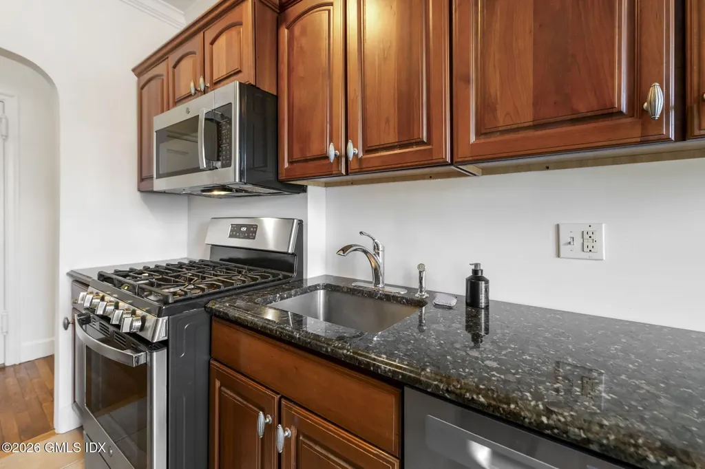 47 Lafayette Place Greenwich CT 06830