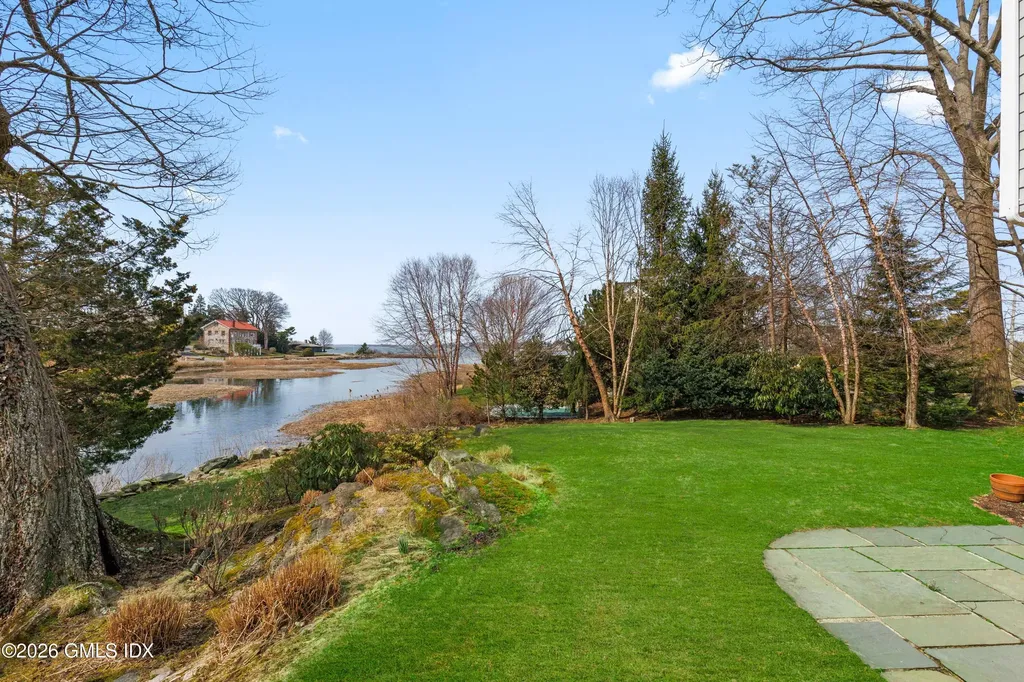 8 Indian Point Lane Riverside CT 06878