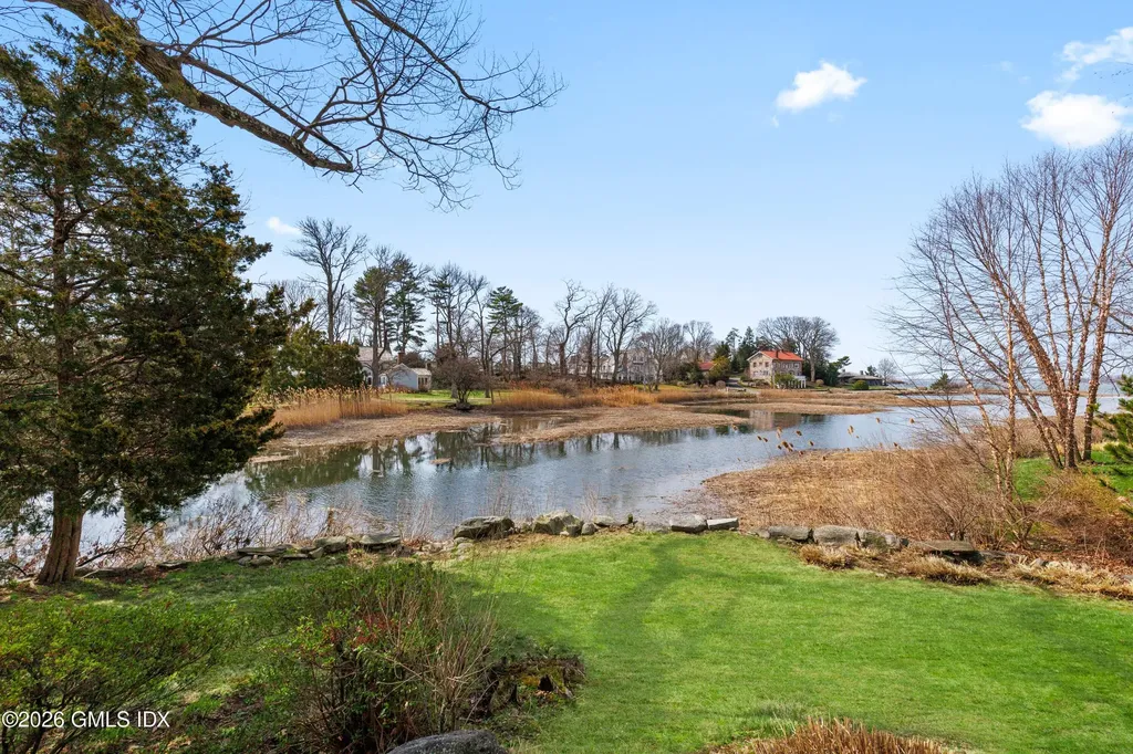 8 Indian Point Lane Riverside CT 06878