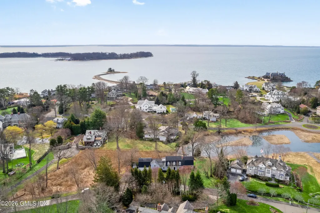 8 Indian Point Lane Riverside CT 06878