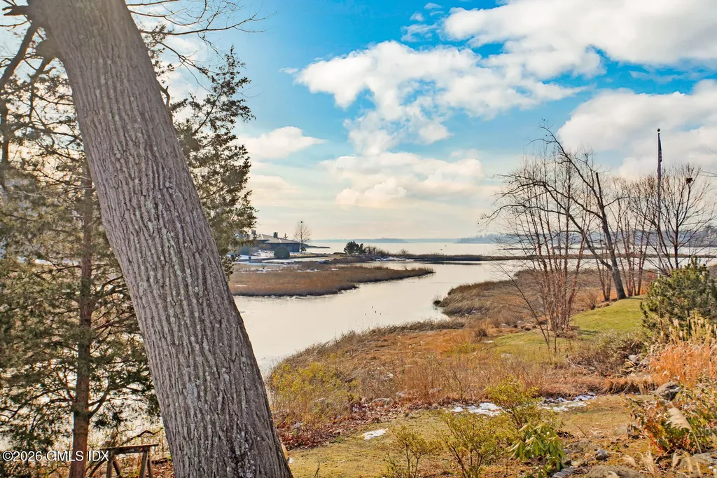 8 Indian Point Lane Riverside CT 06878