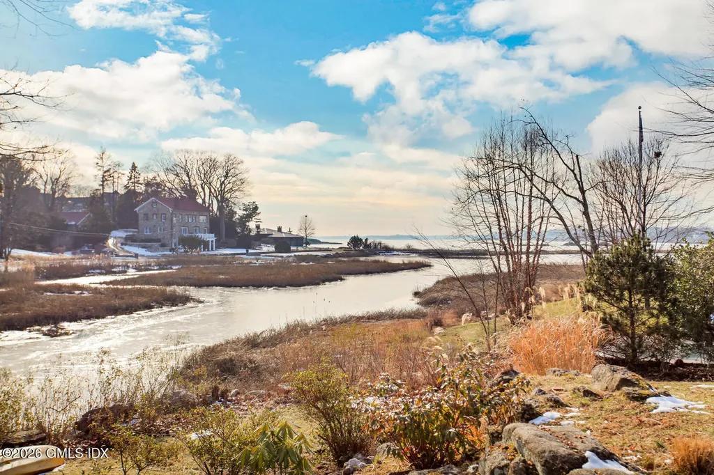 8 Indian Point Lane Riverside CT 06878