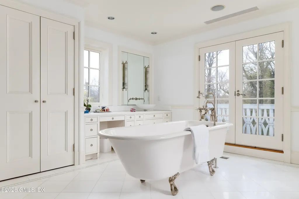 167 Zaccheus Mead Lane Greenwich CT 06831