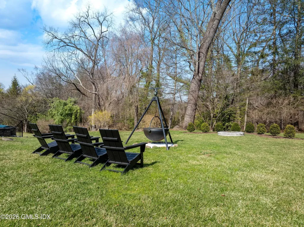 167 Zaccheus Mead Lane Greenwich CT 06831