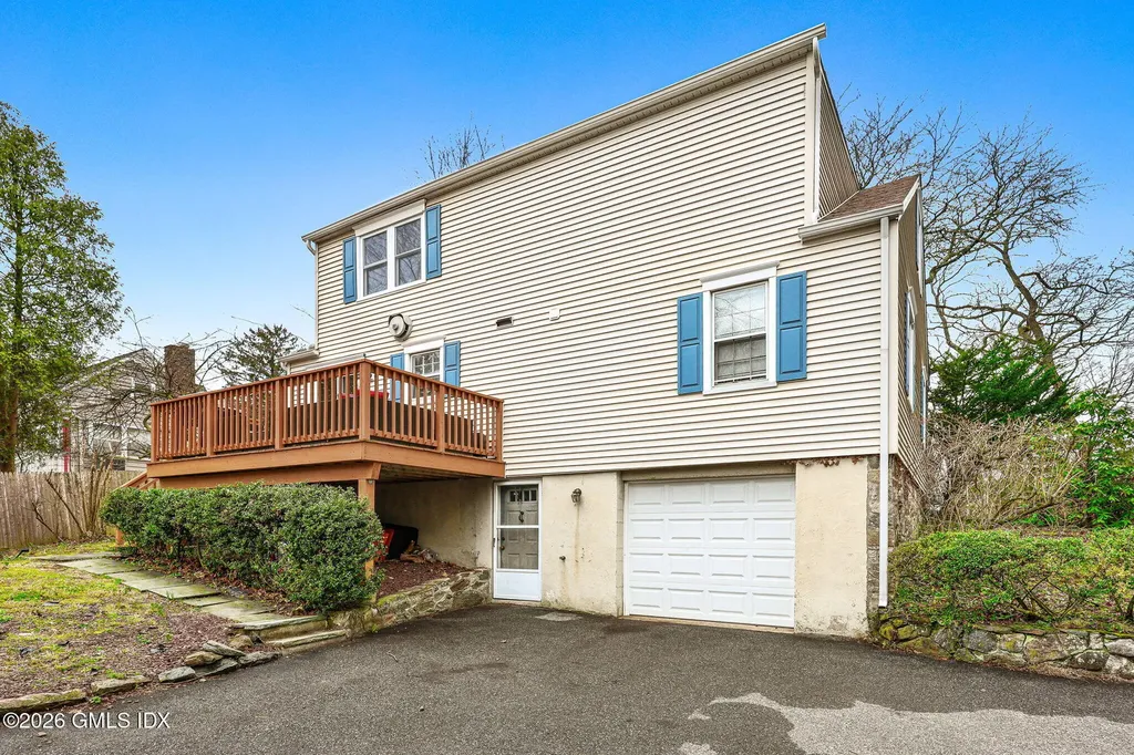 10 Maple Drive Old Greenwich CT 06870