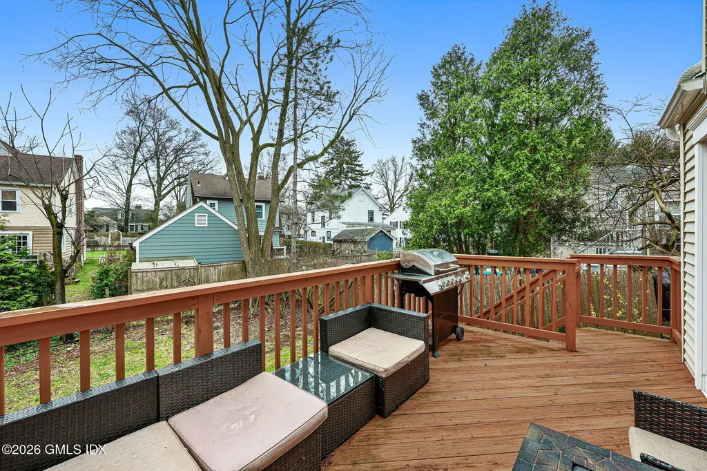 10 Maple Drive Old Greenwich CT 06870