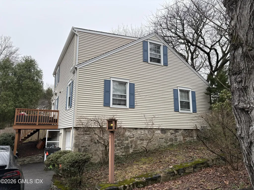 10 Maple Drive Old Greenwich CT 06870