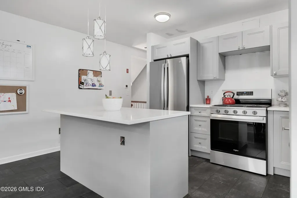 10 Maple Drive Old Greenwich CT 06870