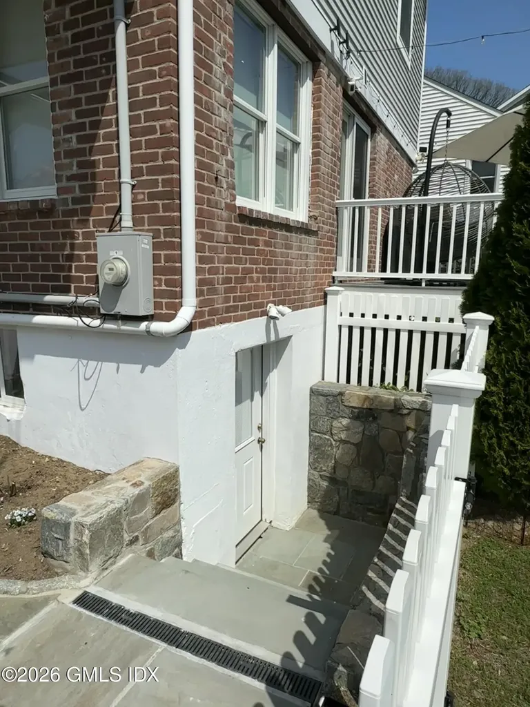 30 Almira Drive Greenwich CT 06831