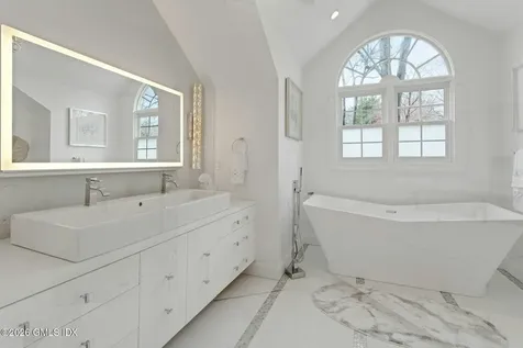 10 Echo Lane Greenwich CT 06830