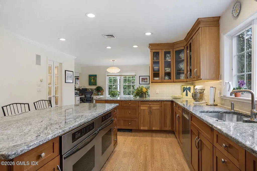 32 Winthrop Drive Riverside CT 06878