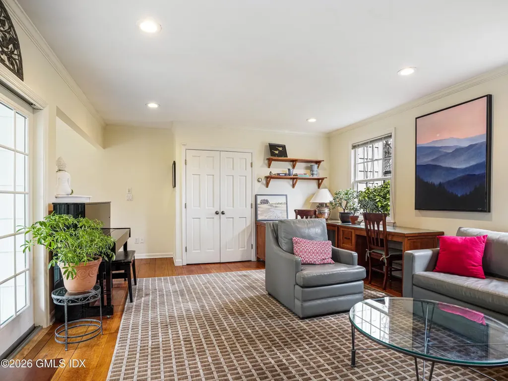 32 Winthrop Drive Riverside CT 06878