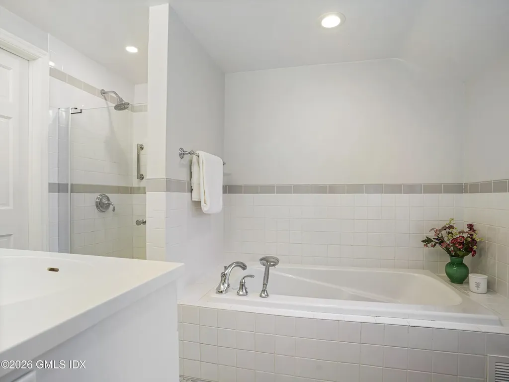 32 Winthrop Drive Riverside CT 06878