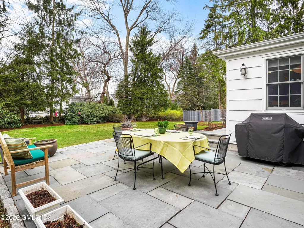 32 Winthrop Drive Riverside CT 06878