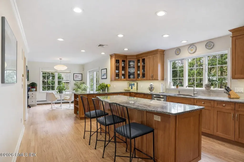 32 Winthrop Drive Riverside CT 06878