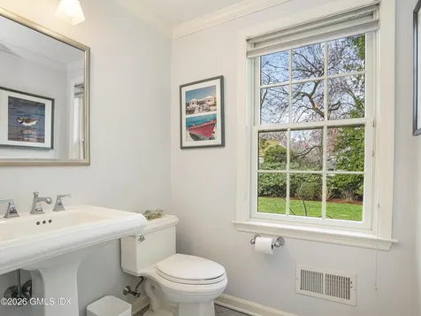 32 Winthrop Drive Riverside CT 06878
