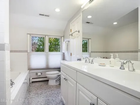 32 Winthrop Drive Riverside CT 06878