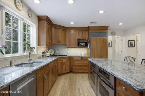32 Winthrop Drive Riverside CT 06878