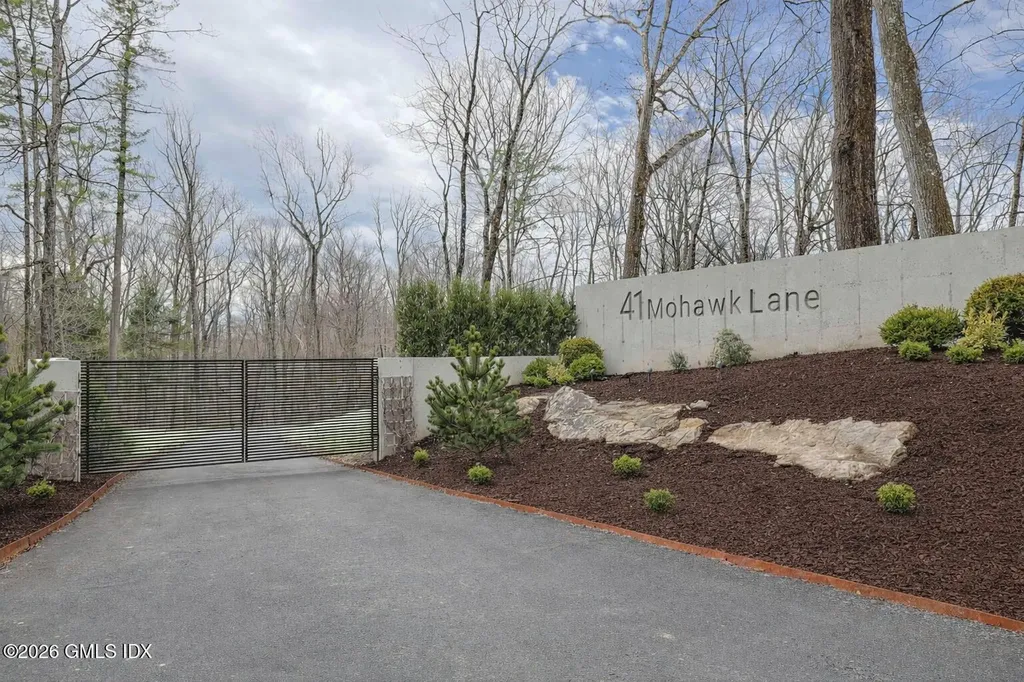 41 Mohawk Lane Greenwich CT 06831