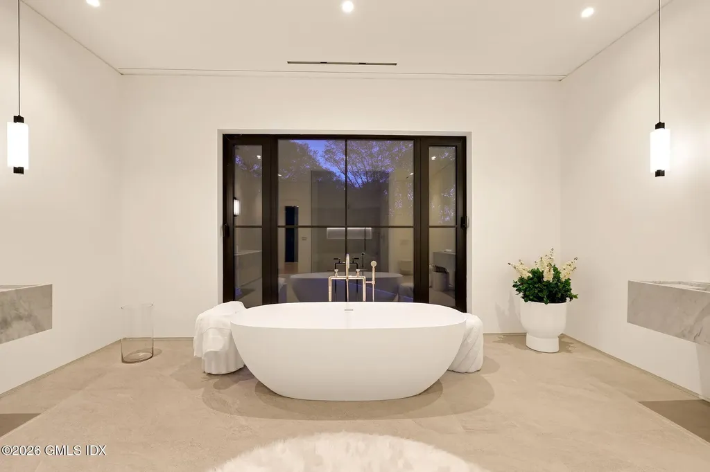 41 Mohawk Lane Greenwich CT 06831