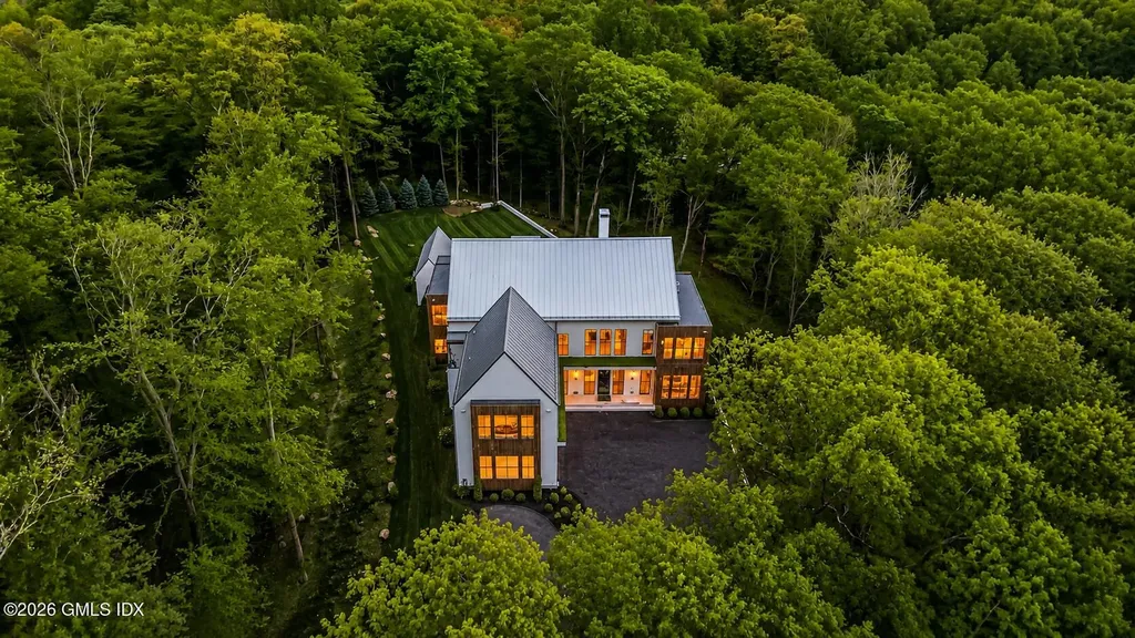 41 Mohawk Lane Greenwich CT 06831