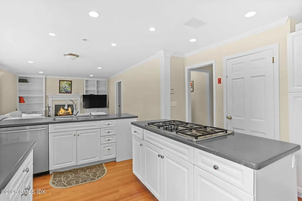 153 Lockwood Road Riverside CT 06878