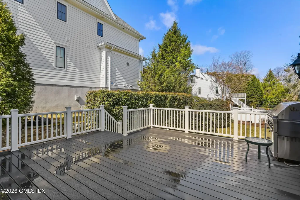 153 Lockwood Road Riverside CT 06878