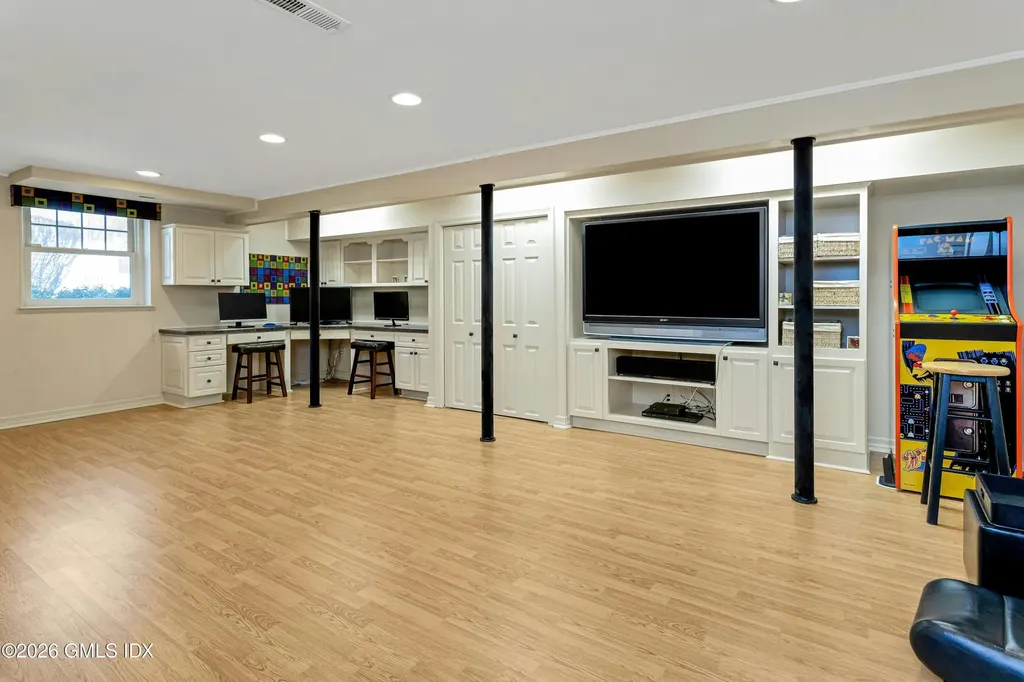 9 Tamarack Place Greenwich CT 06831