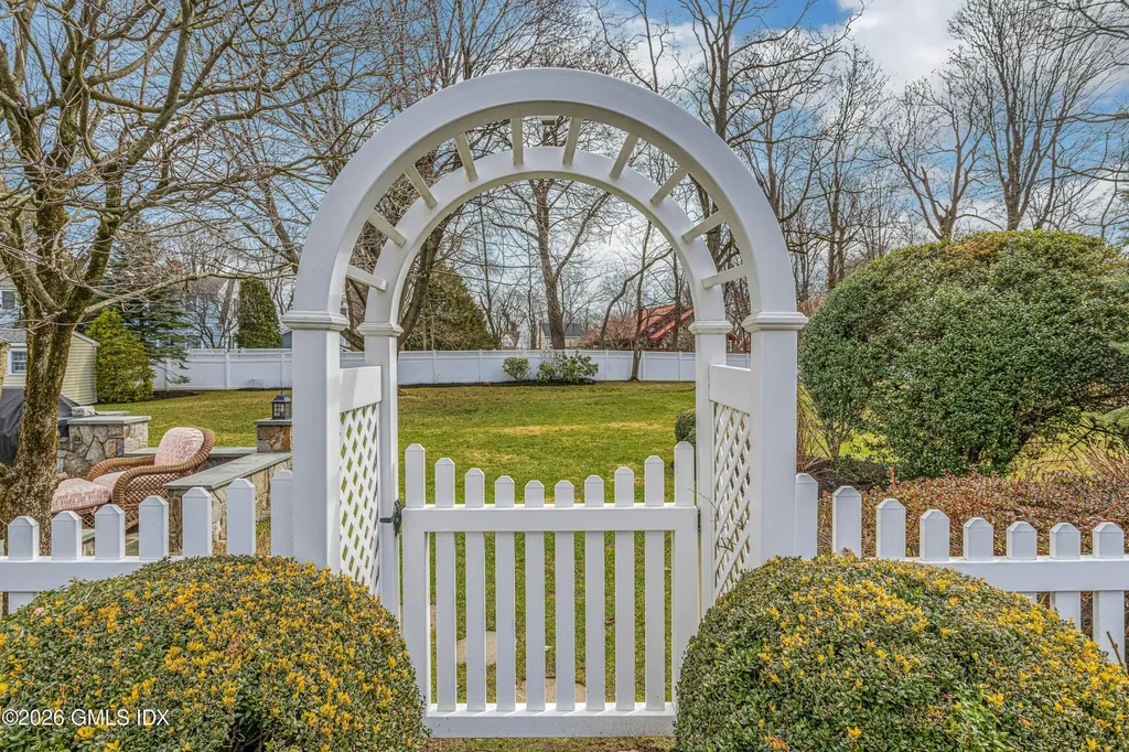 9 Tamarack Place Greenwich CT 06831