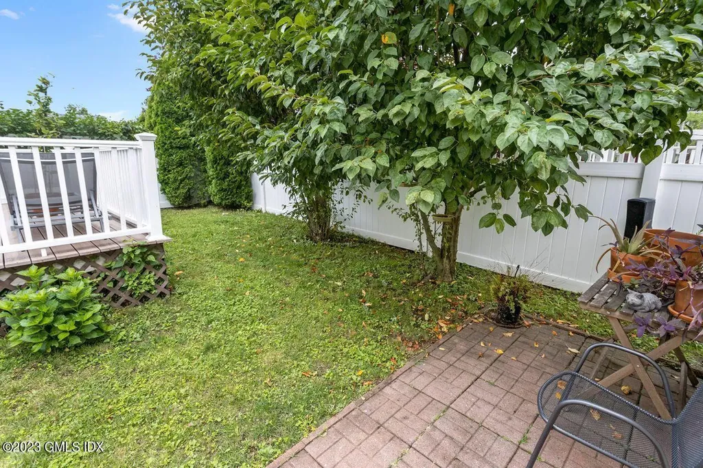 5 Wellington Place Greenwich CT 06830