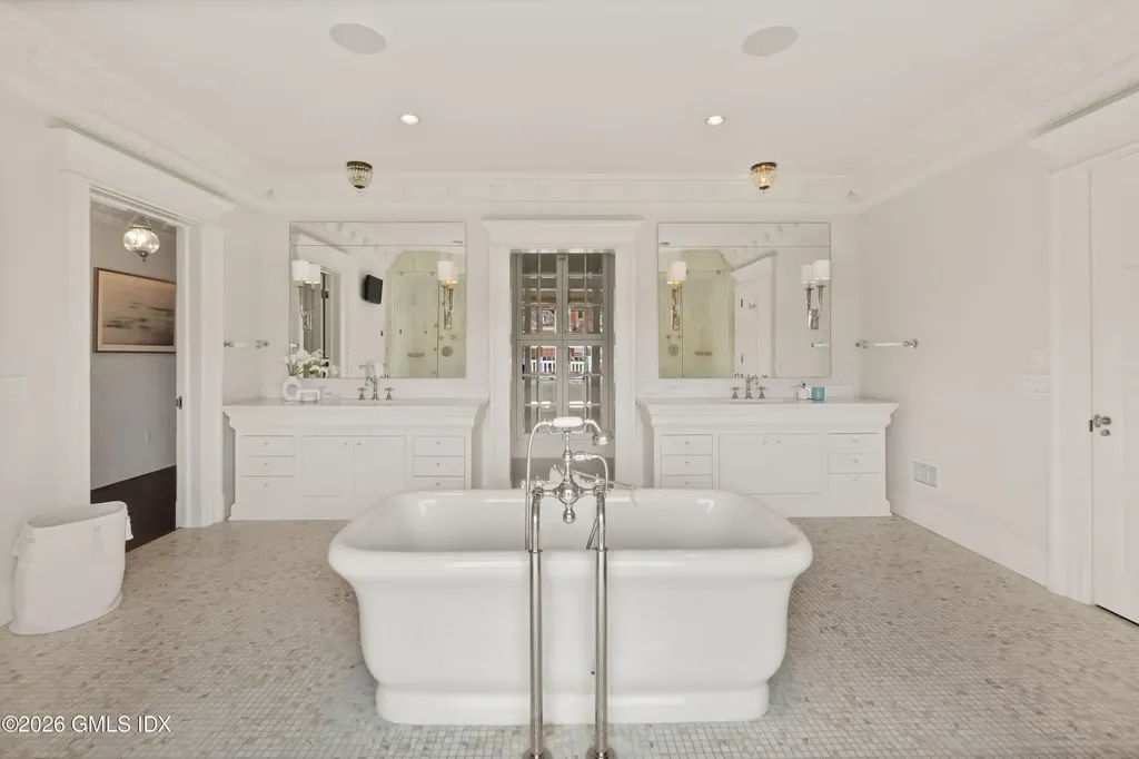 4 Cherry Blossom Lane Greenwich CT 06831