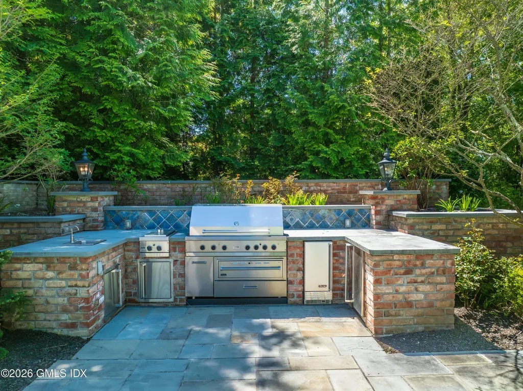 4 Cherry Blossom Lane Greenwich CT 06831
